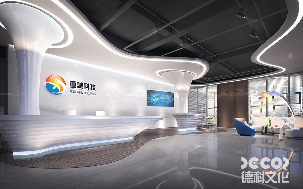 在汽車展廳設計中，如何設置服務臺以提供客戶咨詢？